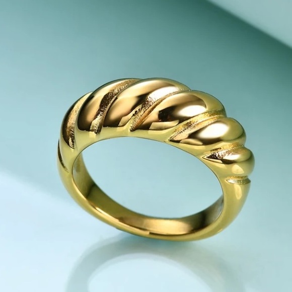 ✨Insta 18K Gold plated  croissant dome ring - Picture 5 of 6
